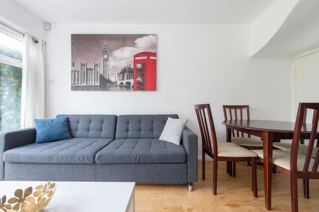 Lovely 2-Bed 15 Minutes To Central Лондон Екстериор снимка